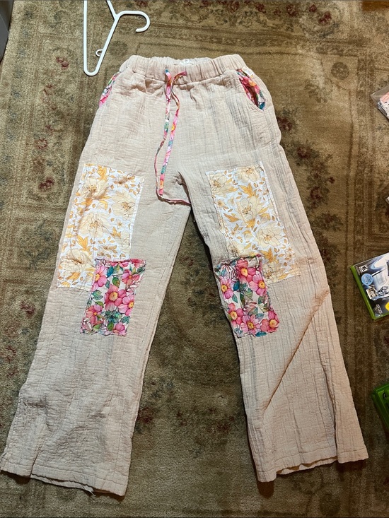 POL Pants - POL - size M Light Cream Patchwork Lounge Pants with Floral Accents